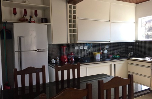 Barra da Lagoa Casa | Casa con aire acondicionado en todas las habitaciones.