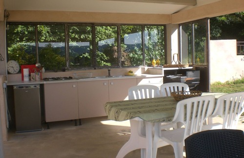 Salernes Casa | CASA CON AIRE ACONDICIONADO CON PISCINA EN SALERNES 6 PERSONAS