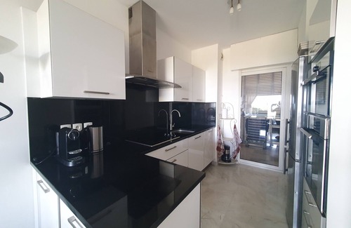 Sainte-Maxime Apartamento | Air-conditioned luxury residence with swimming pool direct access to the sea