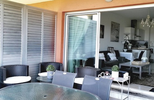 Sainte-Maxime Apartamento | Air-conditioned luxury residence with swimming pool direct access to the sea