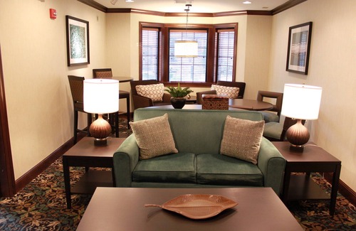 Indianapolis Apartamento | Estudio con aire acondicionado | Desayuno gratis, acceso a la piscina + centro de negocios en el lugar