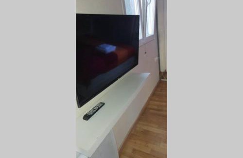 Amarousion Apartamento | Air conditioned STUDIO in quite garden with barbecue Athens