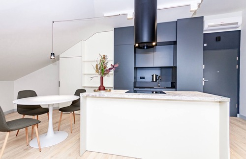 City Centre Apartamento | Air-conditioned Studio in the heart of City Center.
