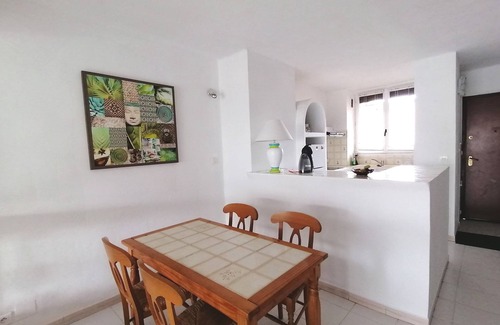 Sainte-Maxime City Centre Apartamento | Air-conditioned T2 apartment with garage and sea view near town center