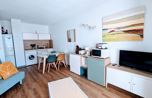 Montpellier Apartamento | Air-conditioned T3 with pool and sea view