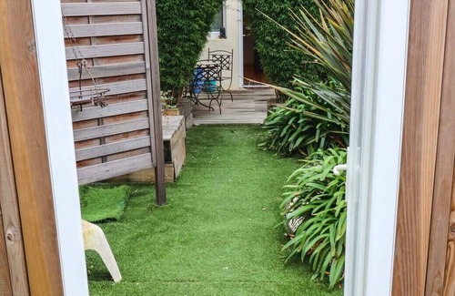 Saint-Bruno - Saint-Victor Casa | Air-Conditioned Townhouse With 2 Bedrooms, Furnished Terrace & Garden