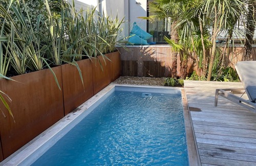 La Rochelle Casa | Air-conditioned villa with pool 5 minutes' walk from the old port and beach