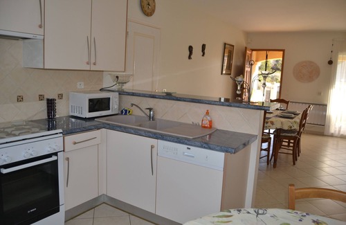 Malaucene Villa | Air-conditioned villa, private pool 100m from the start of the Mont Ventoux climb