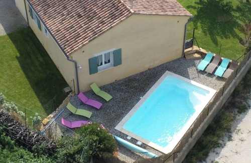 Malaucene Villa | Air-conditioned villa, private pool 100m from the start of the Mont Ventoux climb