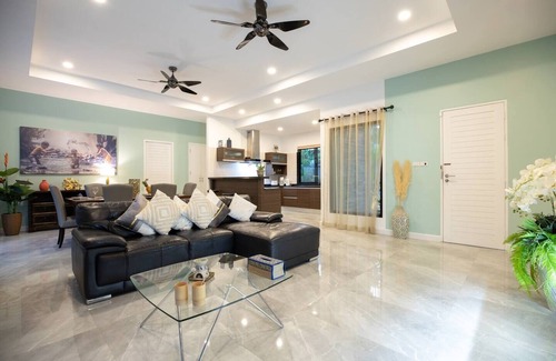 Rawai Villa | Air-conditioned Villa with Pool Near Rawai Beach