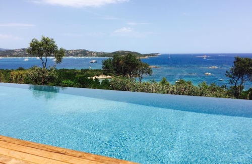 Cala Rossa Casa | Villa frente al mar con aire acondicionado, piscina y playa.
