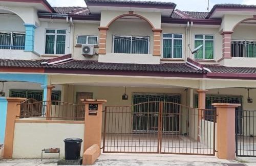 Simpang Casa | Air-home M3 Simpang near Aulong Econsave, 4BR, 10pax, Netflix