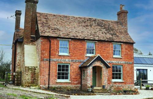 Waterlooville Casa | Air Maison - Newlands Farm Grade II Listed Georgian Farmhouse