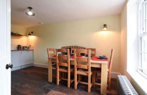 Waterlooville Casa | Air Maison - Newlands Farm Grade II Listed Georgian Farmhouse
