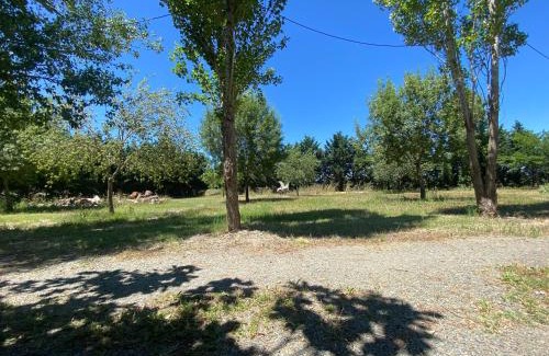 Fabregues Otro | Aire d accueil pour camping cars dans un domaine agricole