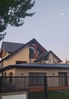 Dina Huapi Chalet De Esquí | Aires del Sur