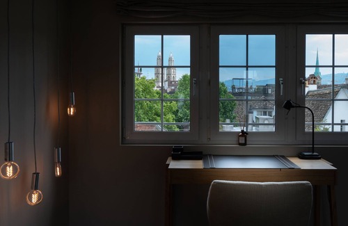 Niederdorf Apartamento | Airhome Limmatquai River View Apartment
