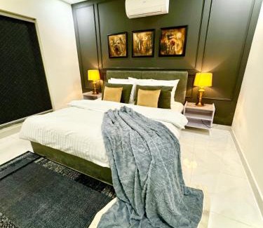 Lahore Apartamento | AirHomes By Zameen Opal