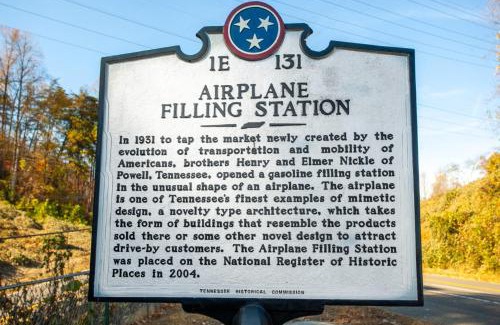 Knoxville Casa | Airplane Filling Station -Unique Stay in Knoxville