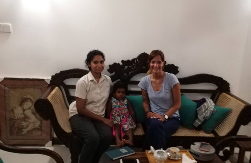 Negombo Cama Y Desayuno | Aeropuerto 10 minutos en coche y sala limpia.