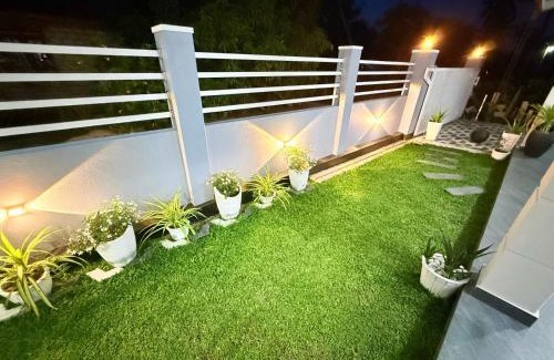 Katana Casa | Airport Heaven's Corner Home Stay Negombo
