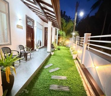 Katana Casa | Airport Heaven's Corner Home Stay Negombo
