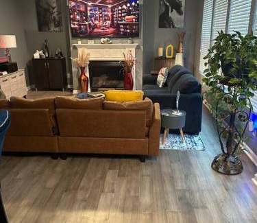 Union City Casa | Airport Home