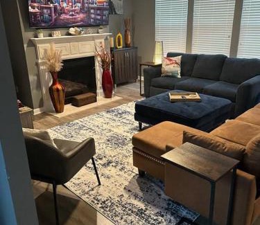 Union City Casa | Airport Home