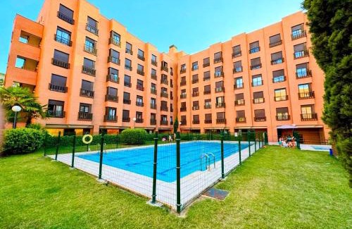 Rejas Apartamento | Airport Madrid Plenilunio Suites Green by beBalmy