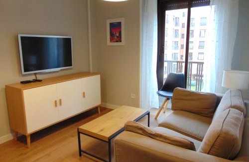 Rejas Apartamento | Airport Madrid Plenilunio suites beige