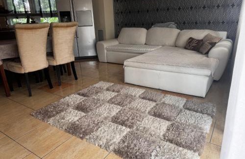 Ganztelep Apartamento | Airport Road/Reptér közeli ház privát parkolóval