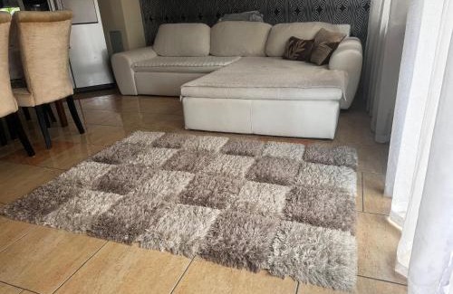 Ganztelep Apartamento | Airport Road/Reptér közeli ház privát parkolóval