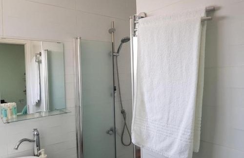 Or Yehuda Casa | Airport Stay