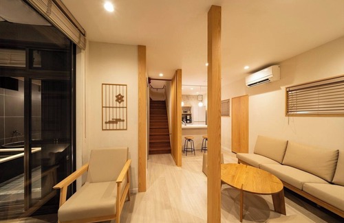 Adachi Casa | Airport transfer and sightseeing taxi options avai / Adachi-ku Tokyo