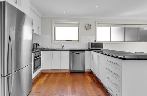 Airport West Casa | Airport West Stunner by Ready Set Stay