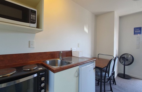 Russley Hotel | Airways Motel