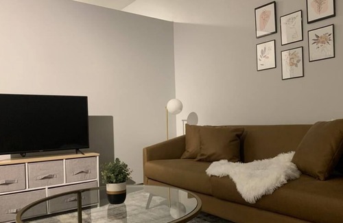 Des Moines Apartamento | Airy 1BD/1BA + City Views - Downtown Des Moines