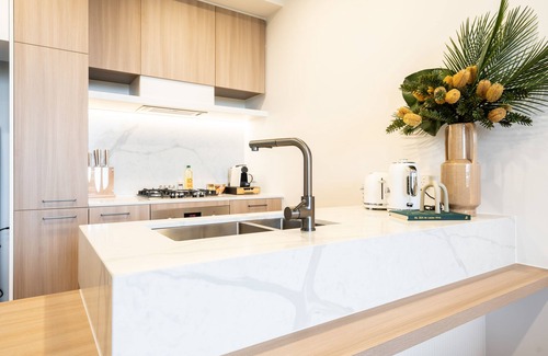 Heidelberg Heights Apartamento | Airy 1BR Ivanhoe apt with Balcony & FREE parking