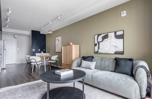Theatre District Apartamento | Airy Chinatown/Theater District 2BR w/ Gym & W/D, nr T, by Blueground