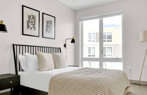 Forest Hills - Woodbourne Apartamento | Airy Jamaica Plain Studio w/ Gym & W/D, near Orange Line, by Blueground