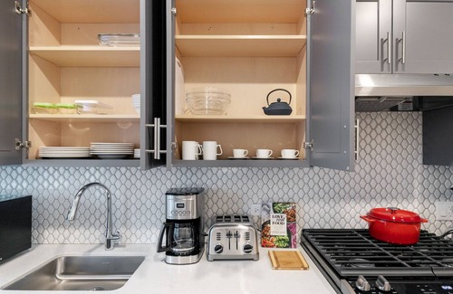 Lake View East Apartamento | Airy Lakeview Studio, w/ W/D, Gym, near Lincoln Park, by Blueground