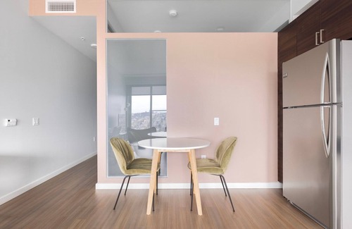 Civic Center Apartamento | Airy Soma 1BR w/ Pool, Yoga & Spa, nr Station & Bars, by Blueground
