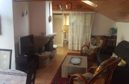 Courtoisville-Sillon-Moka Villa | Amplia villa de 350 metros del balneario y la playa en el corazón de St. Malo