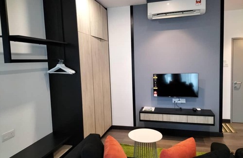 Kajang Apartamento | AISYAH HOMESTAY@ VISTA BANGI. A Lovely one studio service apartment with pool
