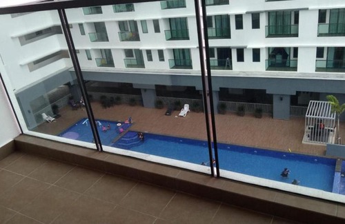 Kajang Apartamento | AISYAH HOMESTAY@ VISTA BANGI. A Lovely one studio service apartment with pool