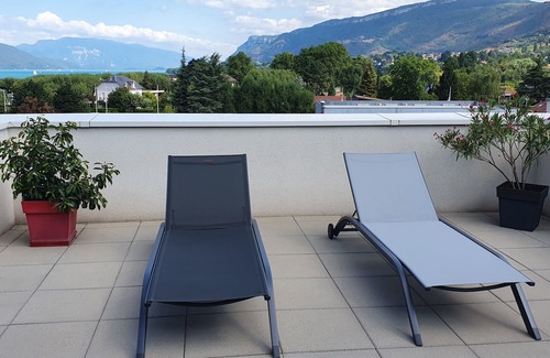 Aix-les-Bains Apartamento | Aix-les-Bains Grand Port T2 Furnished 3 Stars Terrace 57m2
