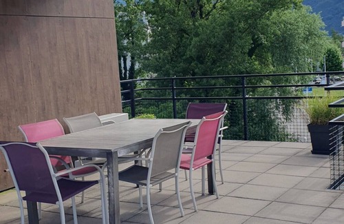 Aix-les-Bains Apartamento | Aix-les-Bains Grand Port T2 Furnished 3 Stars Terrace 57m2