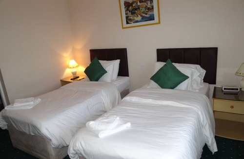 Slough Cama Y Desayuno | AJ Lodge