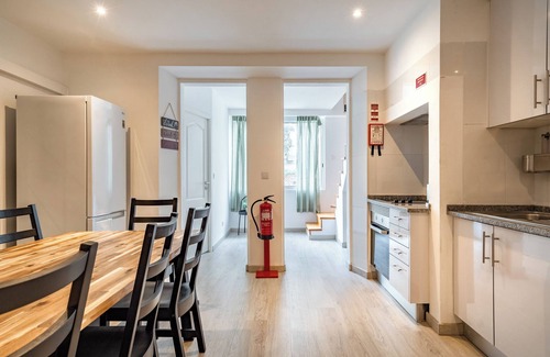 Penha de Franca Apartamento | Ajowan Duplex Apartment, Anjos, Lisbon