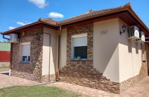 Debrecen Apartamento | Akácvirág Airport Viki Apartman